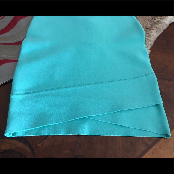 NWT BCBGMAXAZRIA Gisela bandage dress. - Picture 9 of 10